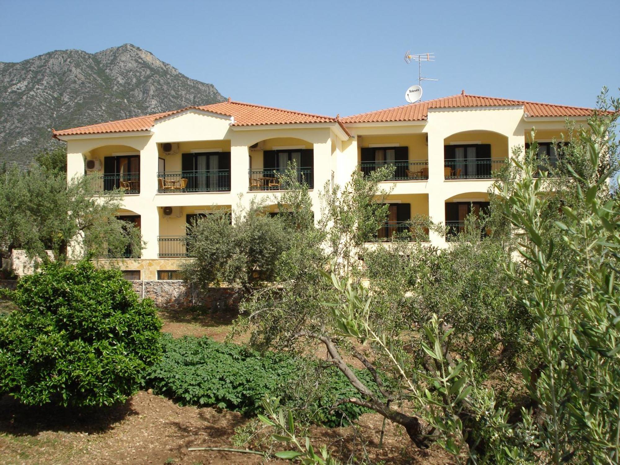 Hotel Patelis Poúlithra Exteriör bild