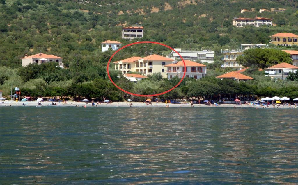 Hotel Patelis Poúlithra Exteriör bild